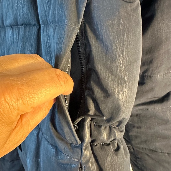 Everlane Black Weatherproof Renew Long Line Hoodie Puffer Coat, size Small - Picture 9 of 12